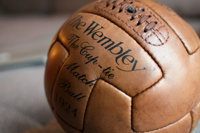 Les écritures sur le ballon de foot wembley