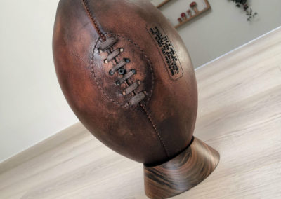 Ancien ballon de rugby