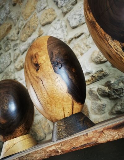 Vue en perspective d'un ballon de rugby en bois