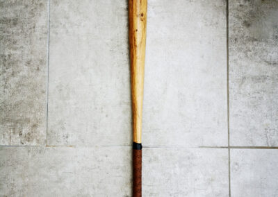 Batte de baseball en bois avec grip cuir