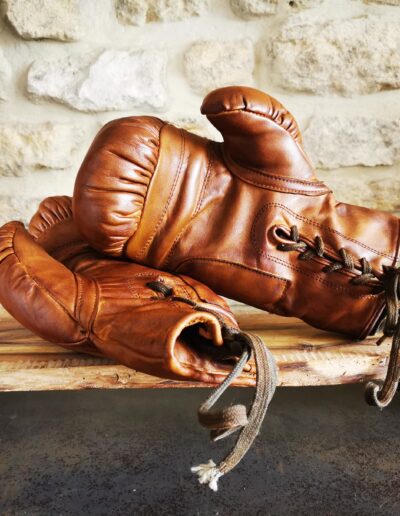 Paire de gants de boxe en cuir vintage