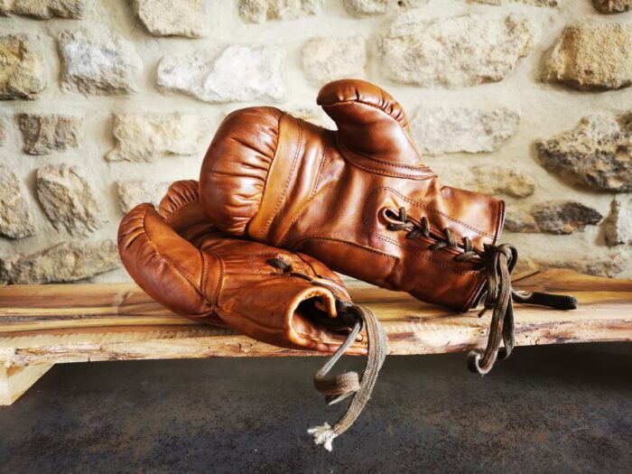 Paire de gants de boxe en cuir vintage