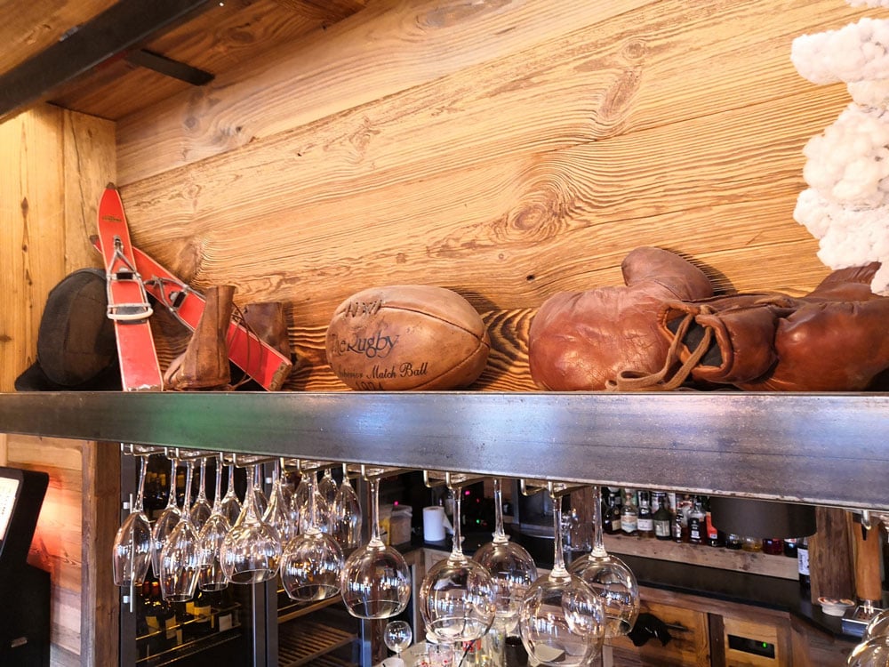 Une idée déco sur le thème rugby dans un bar